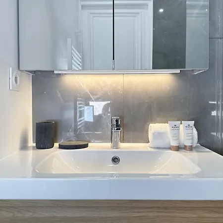 1558 Monceau Luxurious Paradise Retreat Apartment