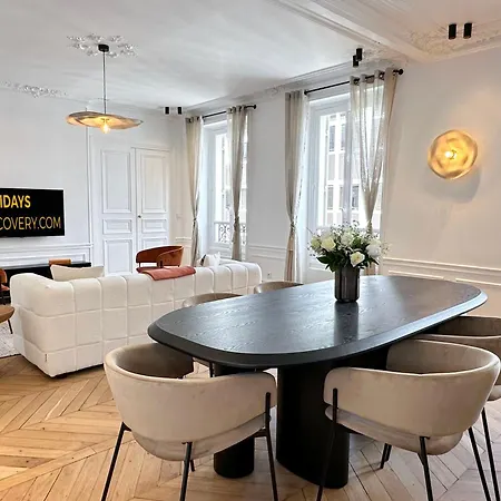 1558 Monceau Luxurious Paradise Retreat *