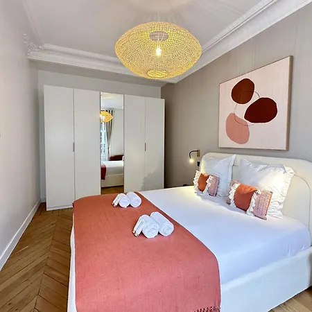 Apartment 1558 Monceau Luxurious Paradise Retreat Paris