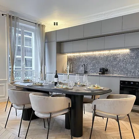 1558 Monceau Luxurious Paradise Retreat Apartment