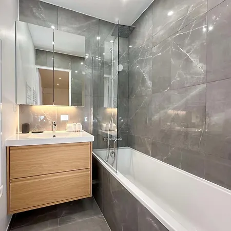 Apartment 1558 Monceau Luxurious Paradise Retreat Paris
